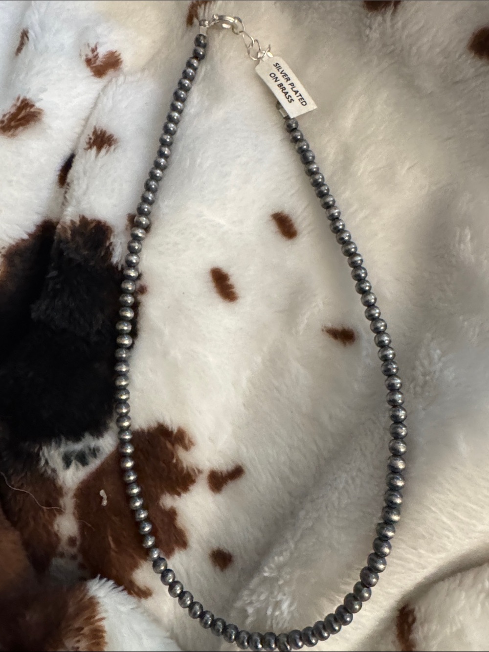 Silver-Tone Bead Necklace - Classic pearls